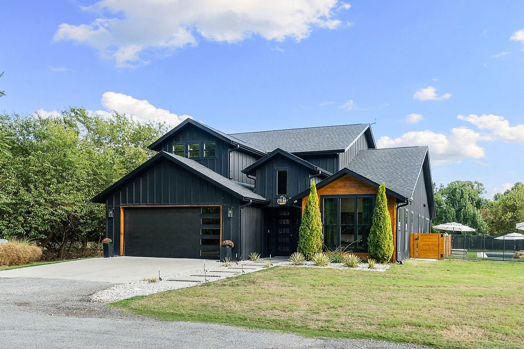 412 NW Cowan Avenue