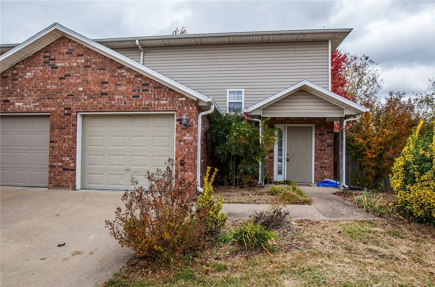 Great 2 bedroom 2 1/2 bath Condo in Fayetteville. Large living room with gas fire place, all appliances included. Each bedroom has their own bath, fenced yard.