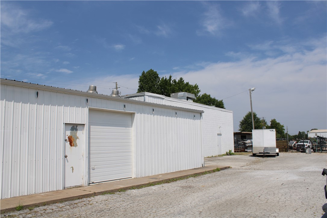 Industrial Park #2 Ph Ii - Commercial Lease