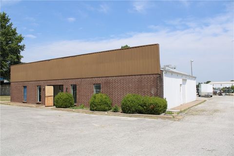 Photo of 1820 Ford Avenue, Springdale, AR 72764 (MLS # 1325300)