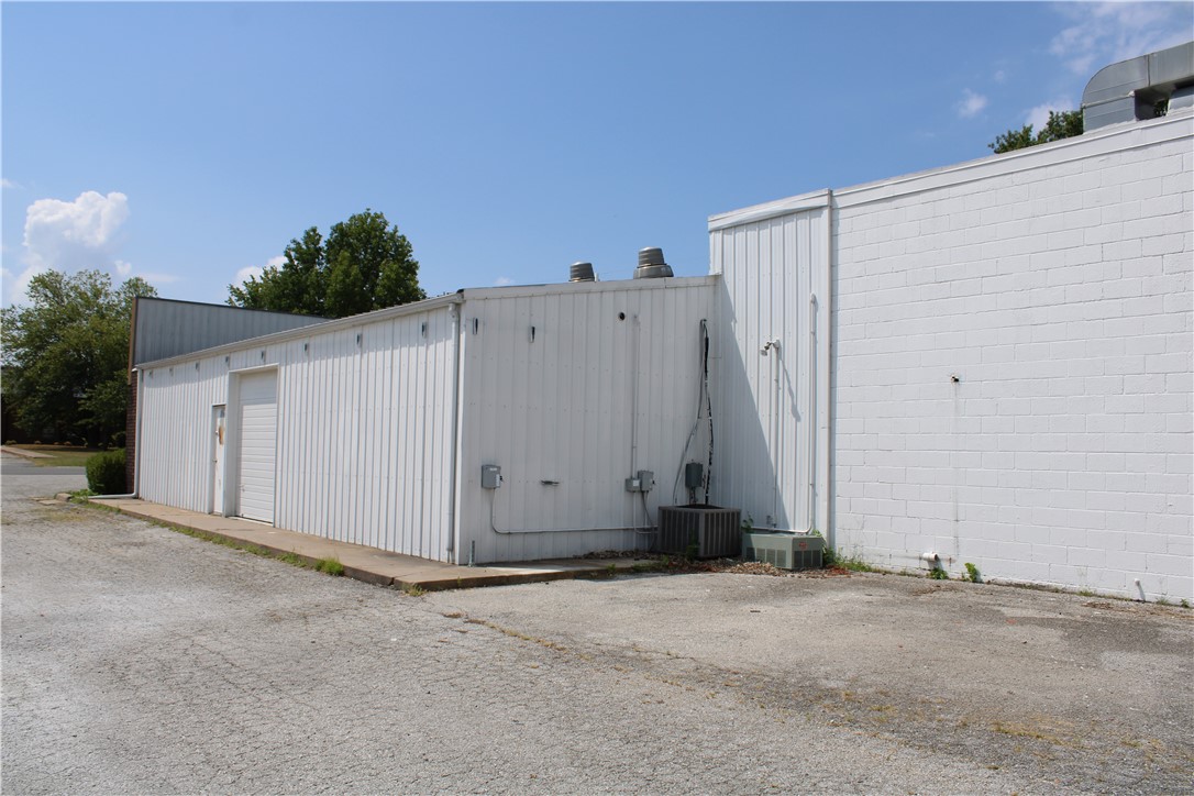 Industrial Park #2 Ph Ii - Commercial Lease