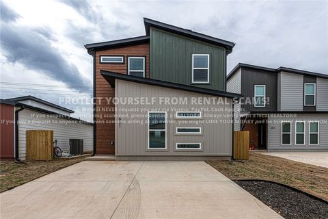 Photo of 621 St Charles Place, Bentonville, AR 72713 (MLS # 1336468)