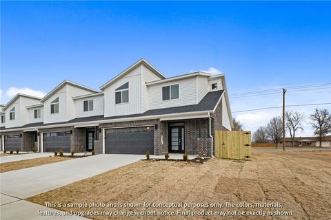 Photo of 470 Onyx Avenue, Centerton, AR 72719 (MLS # 1343947)