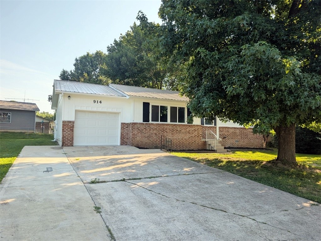 Check out this fully remodeled 3 bed, 2 bath home on the North end of town in a highly desired neighborhood with near level yard, back deck & storage building, It has a brand-new kitchen, brand new bathroom, new windows, new light fixtures, the list goes on. Thereās even a 1-car garage for extra storage or parking with an additional storage room off the garage. Complete with a metal roof & super close to shopping, restaurants, schoolsāyou name it. Move-in ready and waiting for you! Agent owned.