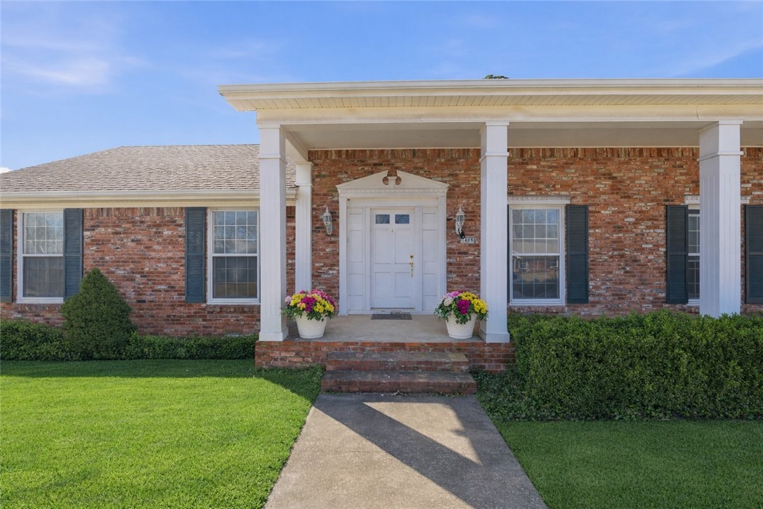 Oaks Manor Sub - Residential