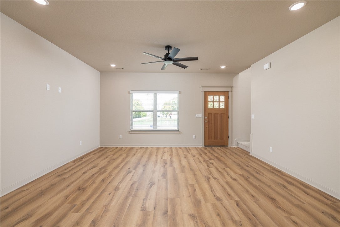 325 W Pear Street