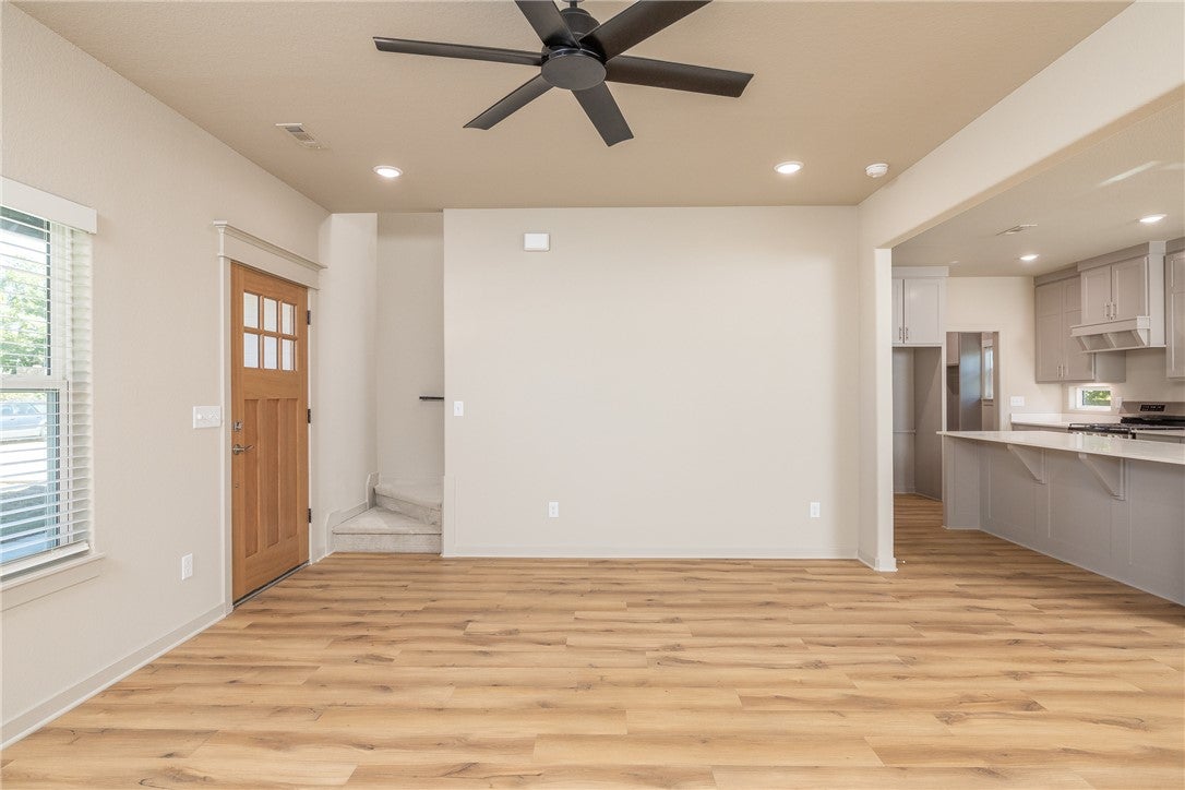 325 W Pear Street