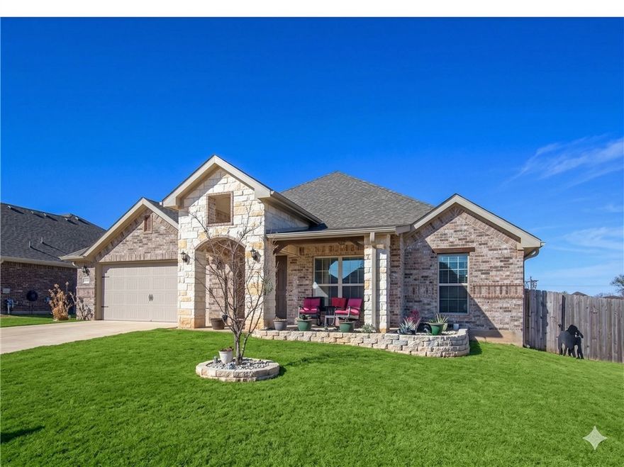 2023-Built | 4 Bed | 3 Bath | 2,561 Sq Ft | Springdale, AR
Priced in line with today's market, this home represents an exciting opportunity to get into a newer build at a price point that reflects real value. 
Built in 2023, this move-in-ready home offers 2,561 sq ft of open-concept living with 4 bedrooms and 3 full bathrooms on a slab foundation with brick veneer exterior and low-maintenance finishes.
The main living area features ceramic tile flooring and a cozy fireplace flowing into the kitchen and dining space. The primary suite includes two closets and a walk-in shower. A second en-suite adds flexibility for guests or multi-generational living. Two additional bedrooms and a third full bath complete the home.
Enjoy a front porch, open rear porch, attached garage, and concrete driveway on approximately 0.22 acres. Central heat and air included.
Quick Highway 412 access puts you minutes from Walmart, Harps, Arvest Ballpark, and great dining throughout Springdale and Lowell.