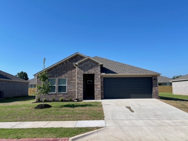 Excellent rental with 3 bedrooms, 2 bath, 2 car garage singe family home. You won't be disappointed with amenities like open/split floor plan, luxury vinyl plank flooring, quartz counter tops, LED Lighting, all appliances including washer & dryer, covered patio and more!