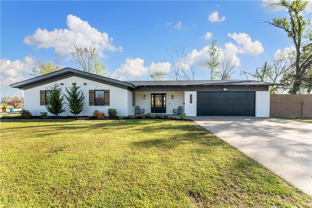 This beautifully renovated Downtown Bentonville home being offered under $750K is truly one of a kind! Featuring 5 bedrooms (1 flex space/office), 3 full bathrooms, and 2 master suites, this home is a spacious sanctuary for family and friends. When you walk in, you will immediately appreciate the thoughtfulness and flow of the open concept design that features light and bright spaces, soft edges, and soaring vaulted ceilings accentuated with beautiful wooden beams. No stone was left unturned in this total renovation. Beyond the plethora of cosmetic updates, you will have peace of mind knowing that this home also had all major systems upgraded - roof, HVAC, electrical, windows, and plumbing ā within the last three years. The private backyard and oversized patio offer a lovely indoor-outdoor living experience. And letās not forget the prime location of this corner lot! Walking distance to top-notch Bentonville schools and easy access to the Square and many nearby trails and attractions! Furnishings are negotiable.