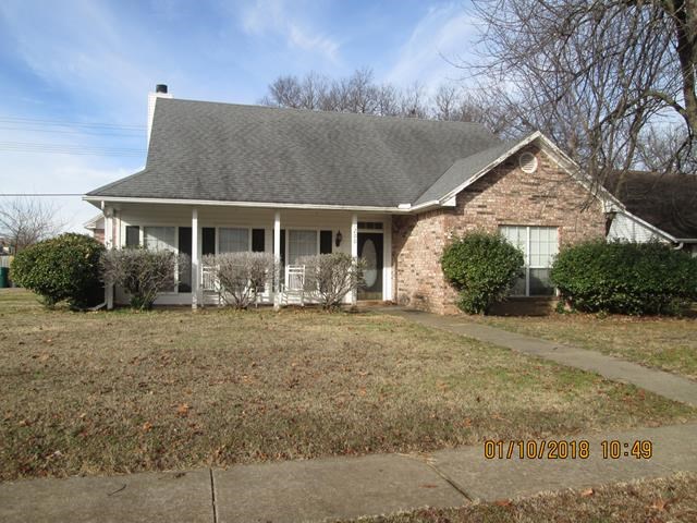 Nice corner lot in Cambridge Park, centrally located. Additional $25 / month for 6 month lease term.