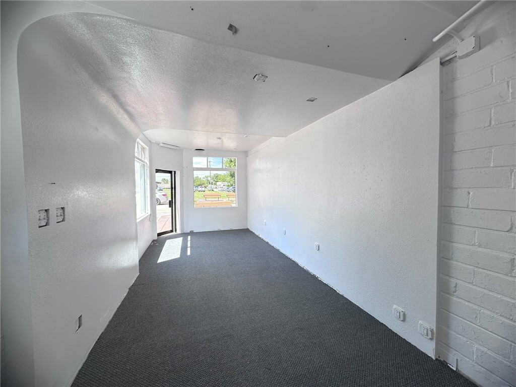 Brooks Add - Commercial Lease