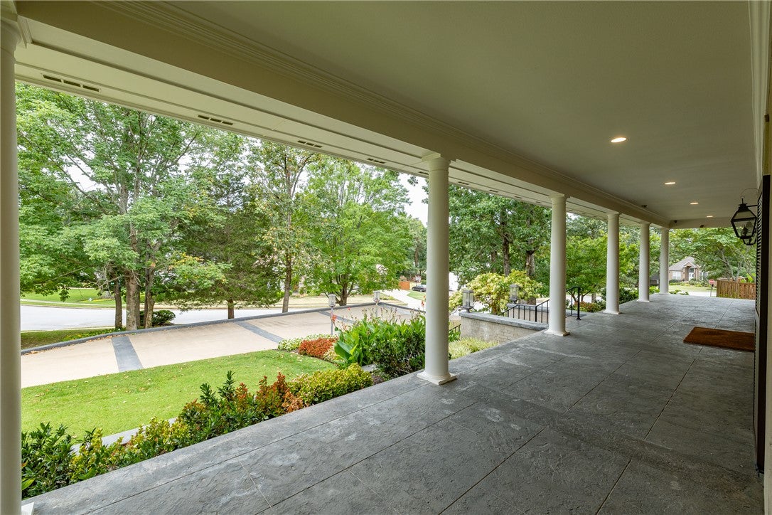 2935 N Williamsburg Lane