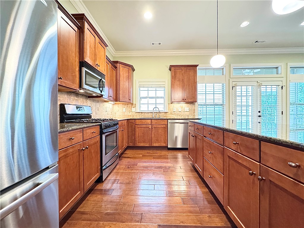 Lakewood Sub - Residential Lease
