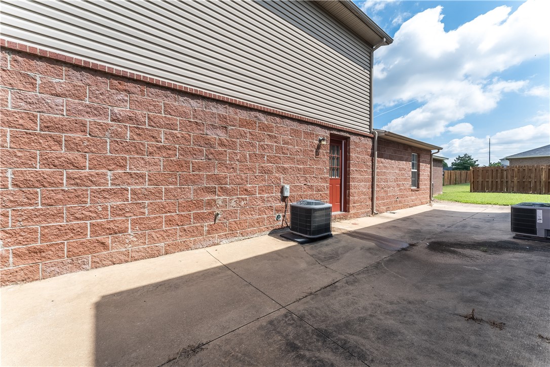 Carriage Square Sub Bentonville - Residential Income