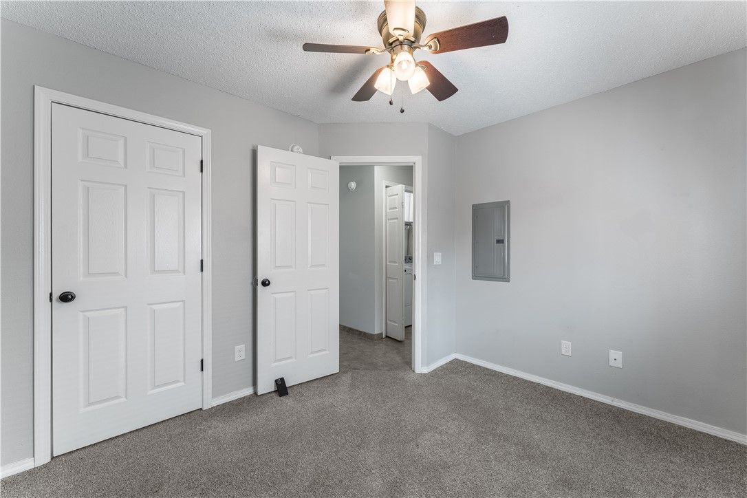 Carriage Square Sub Bentonville - Residential Income