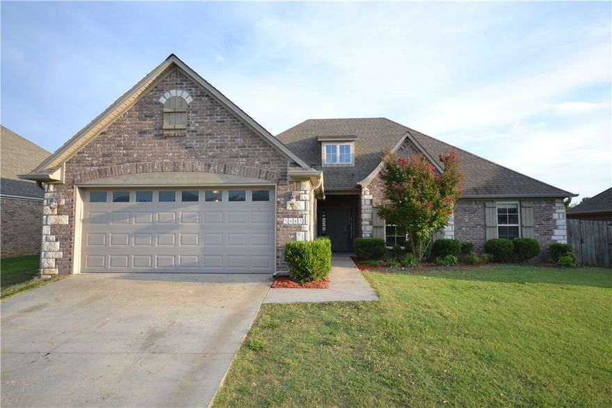 Great 4 bed/2 bath home with split floor plan. Convenient location to schools and Hwy. Enjoy granite counters, gas fireplace, large bedrooms, ample storage, large patio and eat-in kitchen. New cordless blinds installed throughout. Fridge + washer/dryer.