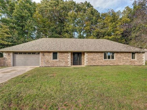 Photo of 34 Sunset Street, Cassville, MO 65625 (MLS # 1338639)