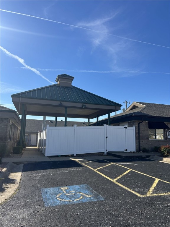 Oak Trace - Commercial Lease