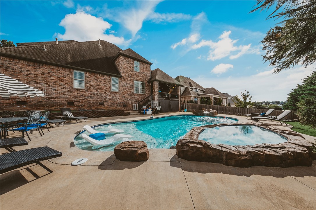 Shadow Valley Ph Ix Rogers - Residential