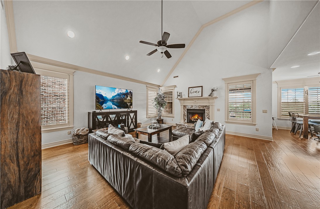 Shadow Valley Ph Ix Rogers - Residential