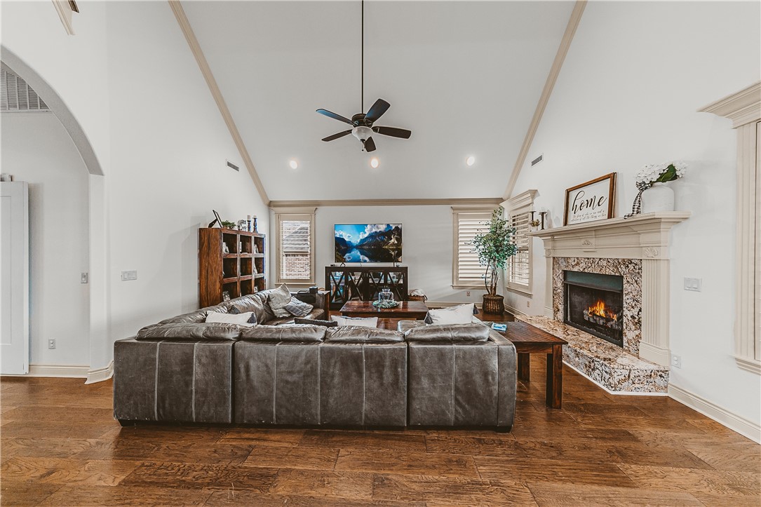 Shadow Valley Ph Ix Rogers - Residential