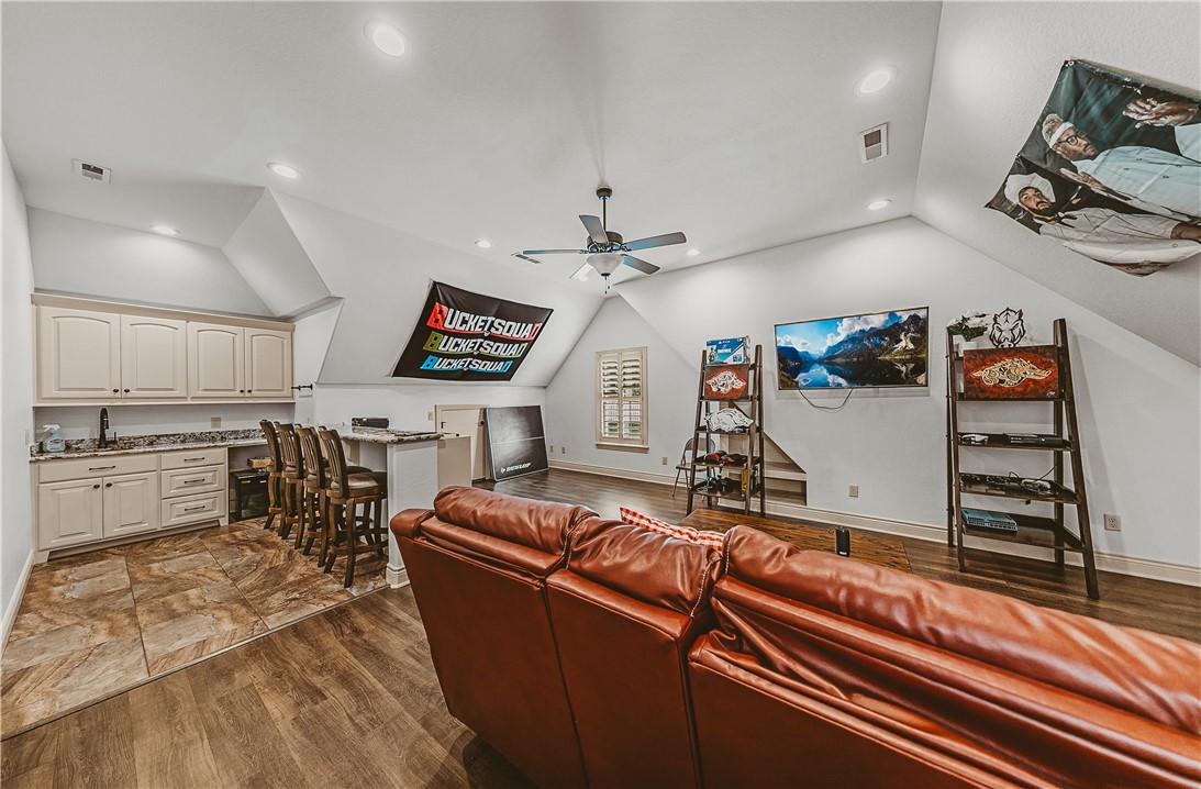 Shadow Valley Ph Ix Rogers - Residential