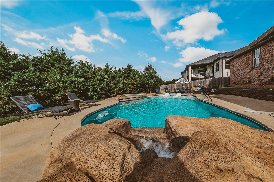 Shadow Valley Ph Ix Rogers - Residential