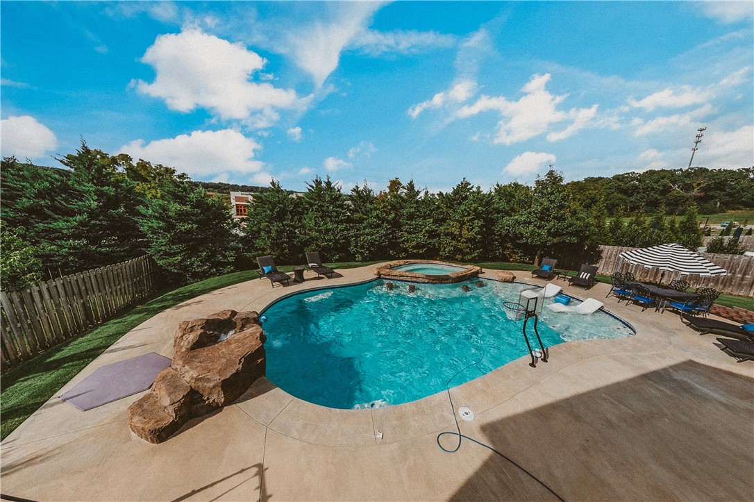 Shadow Valley Ph Ix Rogers - Residential