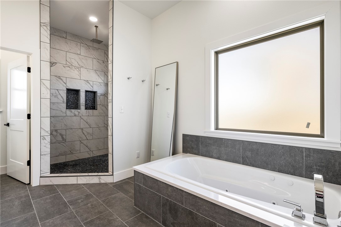 Bluffs Sub, The Bentonville - Residential