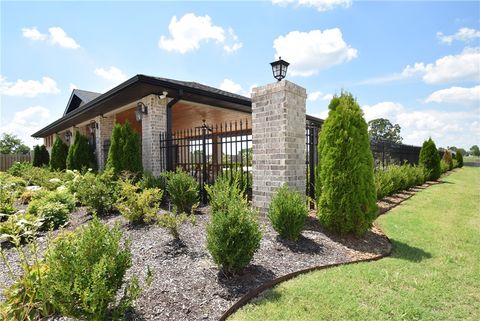 Single Family Residence in Tontitown AR 1152 Giulia Avenue 27.jpg