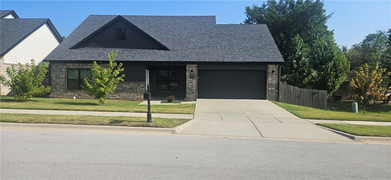 Nice home in Farmington located within walking distance to schools, shopping, & dinning. Home features 3 bedrooms, 2.5 bathrooms, wood floors throughout main floor, quartz countertops, large back deck and additional side deck, fully fenced in backyard, and all appliances. Large mater suite with spa like bathroom with jetted tub, separate shower, and dual vanities. The upstairs has two bedrooms with a jack-jill bath between them, both bedrooms have walk in closets.