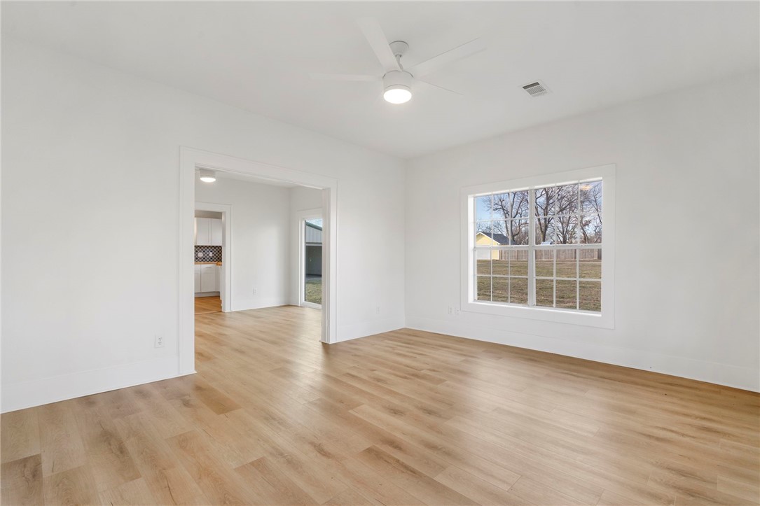 Gravette Orig Gravette - Commercial Lease