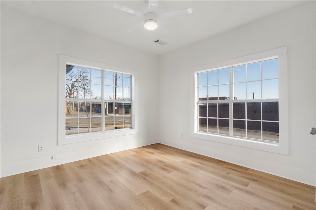 Gravette Orig Gravette - Commercial Lease