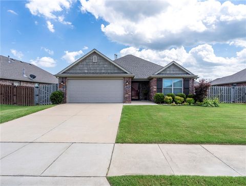 Photo of 4431 W Wales Drive, Fayetteville, AR 72704 (MLS # 1354769)