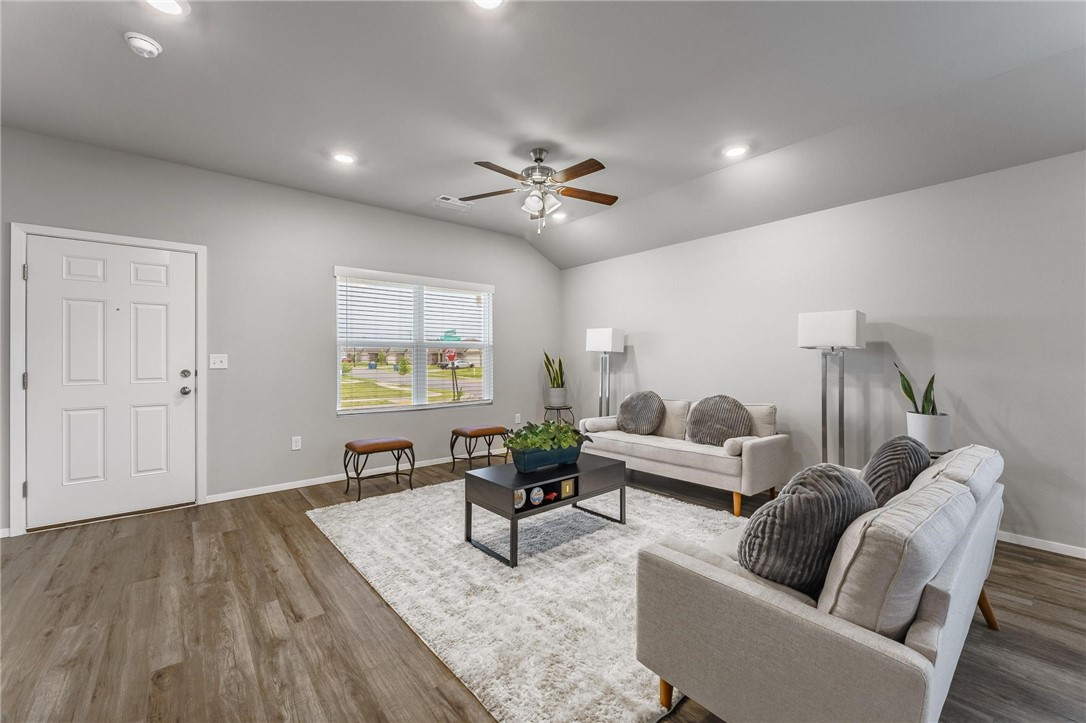 PROVIDENCE VILLAGE PH II-BENTONVILLE - Residential