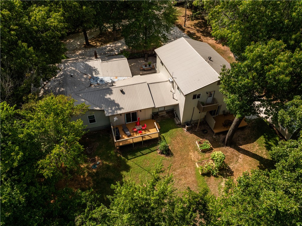 What a great opportunity for live in investment. 4300 sqft with 4 units! 7 beds and 6 baths can easily be
converted back to a singular home or keep as multiple units. Completely updated in the last couple of
years. Each unit has independent: HVAC, laundry hookups, appliances, Ozark Go fiber, and Cox Cable. Each unit has a deck or porch, there is a storage unit and a functional 2 car garage. Located in between
Farmington and Prairie Grove, off Hwy 62 on a private dead end drive. Prairie Grove and Farmington are
host to restaurants, shopping, flea markets, a water park, city parks, and 20mins to the University of
Arkansas. Please do not disturb tenants, one unit available now for owner occupation. Lease details available. Also listed as Multi family mls