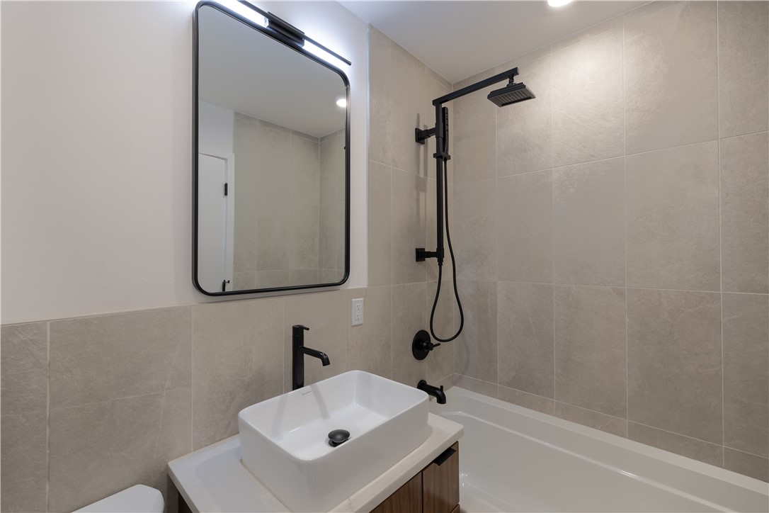 YOUNG'S ADD-BENTONVILLE - Residential