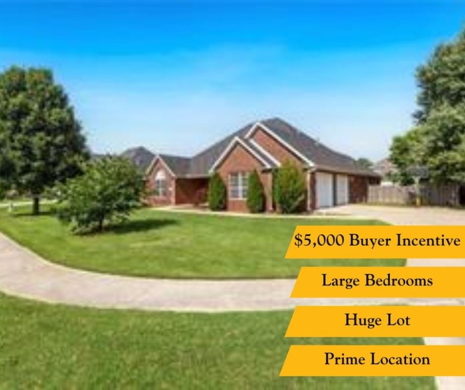 $5,000 BUYER INCENTIVE AVAILABLE! Nestled into a quiet & mature subdivision in a highly convenient area, this large family home offers spaces the new construction houses just don't provide.
Situated on a level .28 acre lot, this all brick home offers an oversized 2 car garage, large driveway, beautiful curb appeal, & a newer extra wide double gate built in the back fence that is ideal for RV parking!
Inside you will find a split floorplan with 4 large bedrooms, cathedral ceilings, & an eat in kitchen with separate formal dining! With ample space for living, entertaining, & storage this home will meet all the needs of your family for years to come.
With easy access to all that Fayetteville offers & just 10 minutes from U of A, there is no shortage of benefits to this area! Shopping, trails, restaurants, parks & more. All conveniently located a short distance from this peaceful home tucked away in an established & well maintained subdivision.
Location! Quality! Convenience! This home checks all boxes!
