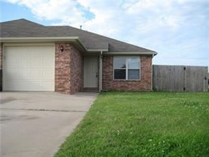 MLS DATA ENTRY ONLY - LEASE RENEWAL