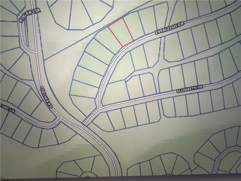 Lake Windsor, Bella Vista Golf and Country Club, Danger Will Robinson, Tunnel Vision, Sugar Bridge, Tanyard Creerk and Lago Vista ALL ~1 mile from this lot. Perced to demonstrate buildiaility, this Lot is Ready to Go! Bentonville schools, Chelsea Road Corridor=Super Commuter Lot. Huntley Gravity Zone is in the in mediate area and was built by Gravity Logic, who also built the world renowned Whistler Mountain Bike Park! This Trail System is a YouTube sensation and offers tons of obstacles, props, drops and Green, Blue and Black Diamond graded Trail. Lake Windsor is a Uniquely Bella Vista Lake that offers the Best of Lake Life. Motor Sports, Fishing, Sailing, All of it! Bella Vista Golf and CC is a cut above the rest with its Sports Pub, Fine Dining and a beautiful Classic-Design Golf Course. This is it. Looking for your piece of the Mountain Bike Capital of the World AND the Beauty of the Ozarks- dont look further. Enjoy top-teir Recreational Resort Style Living in the Beautiful Bella Vista.