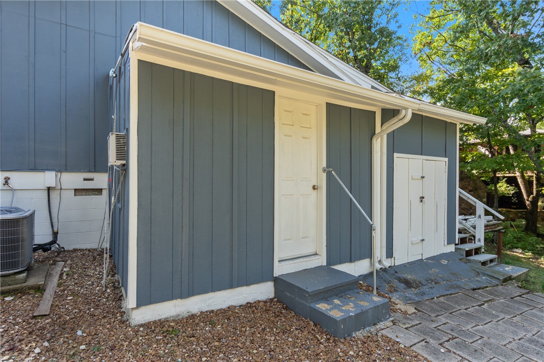 Unit 16 Holiday Island - Residential