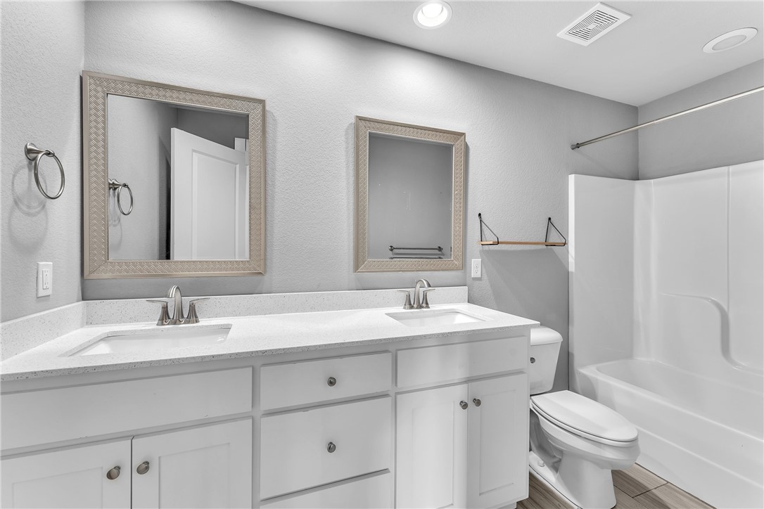 Town Homes At Forest Hills - Residential Lease