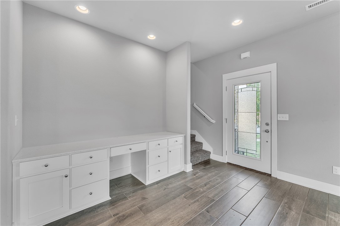 Town Homes At Forest Hills - Residential Lease