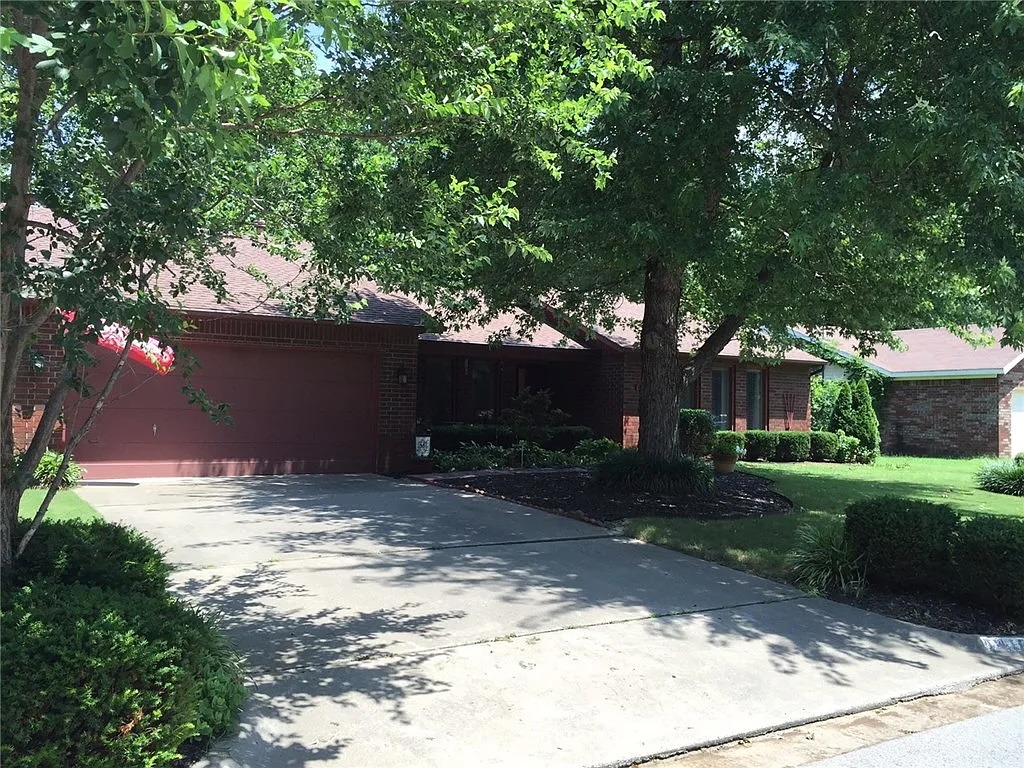North Briar Sub - Residential Lease