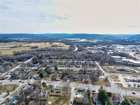 Mixed Use in Fayetteville AR 1967 Huntsville Road 9.jpg