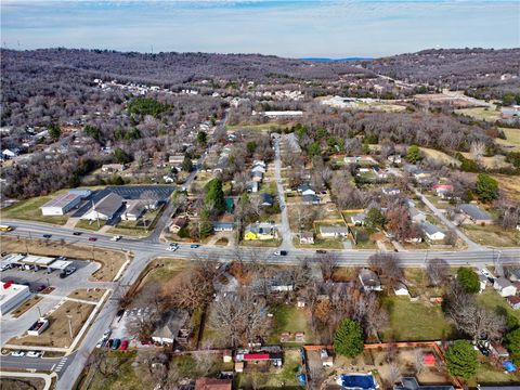 Mixed Use in Fayetteville AR 1967 Huntsville Road 7.jpg