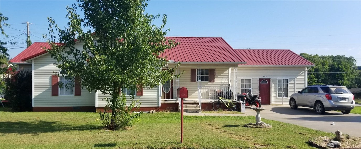 Spacious 3 or 4 bedroom 2 bath home close to all city amenities. New metal roof, 10x12 green house & multiple planter boxes, & 8x10 storage bldg. Other extras include 6x11 walk-in closet, producing peach and apple trees, older storage bldg, covered front porch, back deck w/ 220V hot tub plug receptacle, & 220v camper plug/receptacle on side of home. Motivated Seller & discount available if closed by Sep. 18th.