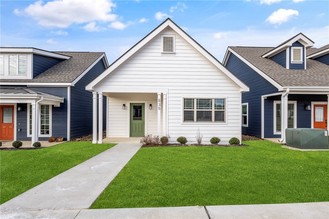 Unbeatable location near Crystal Bridges Museum, the Alice Walton School of Medicine, Downtown Bentonville & Walmartās new campus. Enjoy a vibrant community with top-tier amenities, including a clubhouse, pool, pickleball court, dog park, yard maintenance & access to the countries top premier mountain biking trails. Fitzgerald floor plan boasts LVP flooring, crown molding, blinds, ample storage & quality throughout. The living room & dining area offer a seamless open floor plan, perfect for entertaining, with abundant natural light & smooth flow into the chefās kitchen. Chefās kitchen features 3cm granite countertops, Frigidaire stainless steel appliances, refrigerator, a pantry, tons of storage & abundant natural light. Spacious primary suite includes a perfect ensuite bathroom with walk-in tile shower, double sinks, & large walk-in closet. Patio perfect for entertaining! Oversized garage with ample storage.