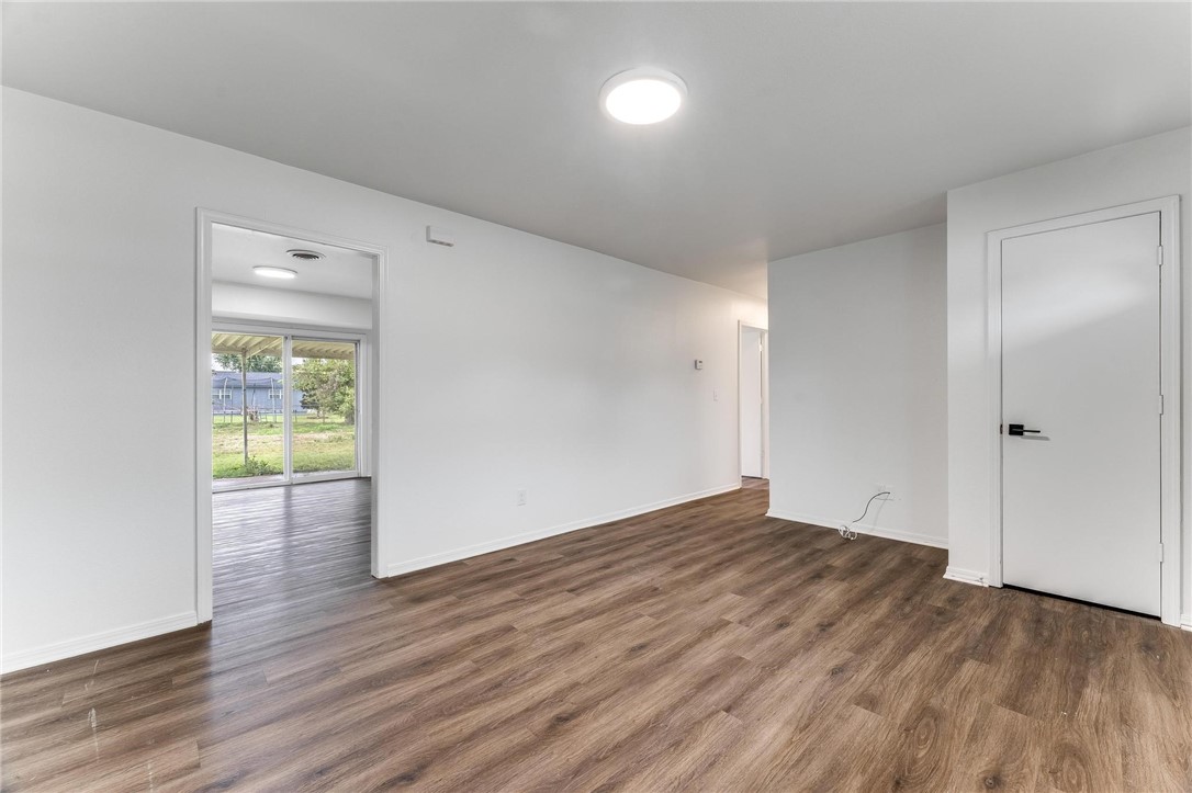 Bishop Manor 2nd Rogers - Residential